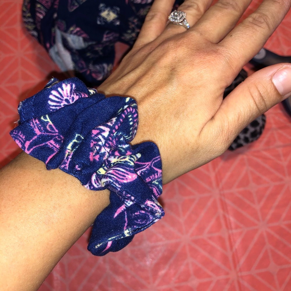 Handmade scrunchie! - Picture 5 of 6